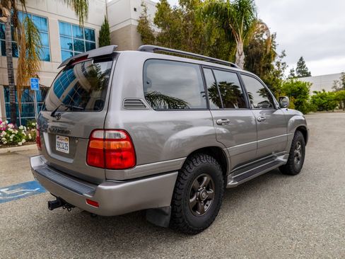 Used 2001 Toyota Land Cruiser image 12