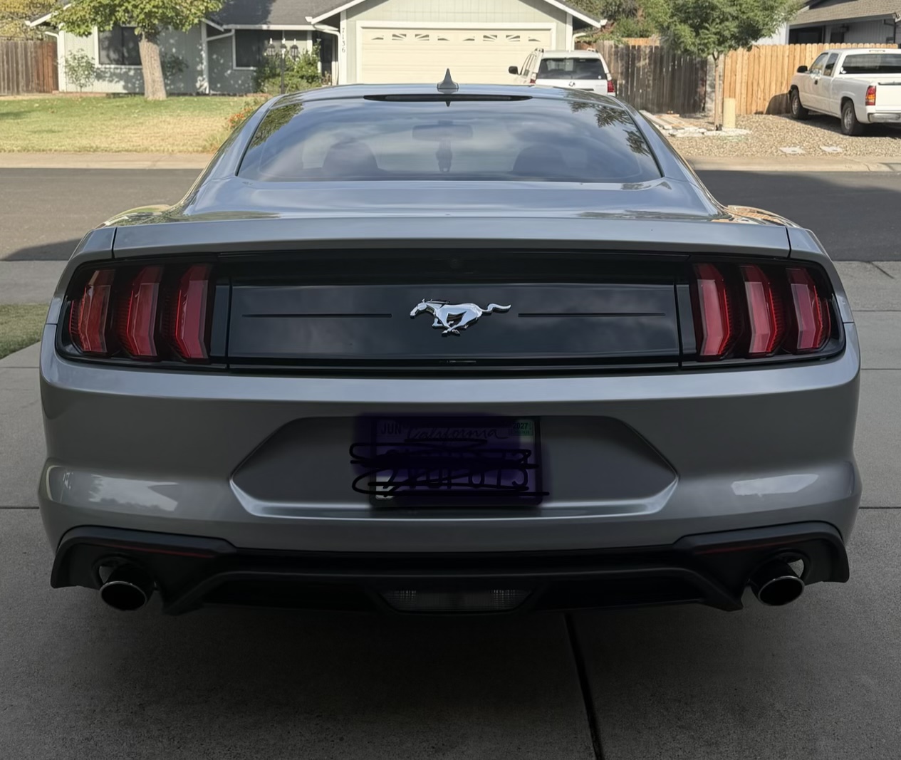 Used 2020 Ford Mustang Coupe RWD image 4