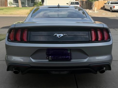 Used 2020 Ford Mustang Coupe RWD image 4
