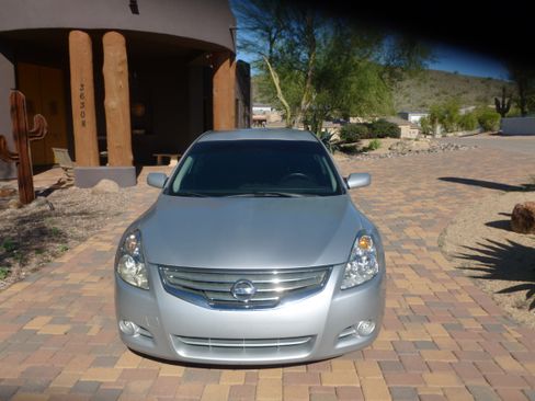 Used 2011 Nissan Altima 2.5 S image 1