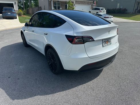 Used 2023 Tesla Model Y Long Range AWD/4WD image 10