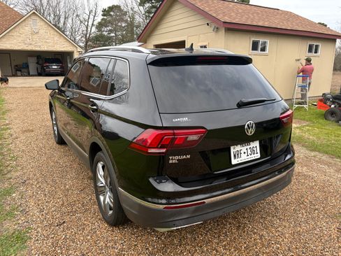 Used 2020 Volkswagen Tiguan SEL image 9