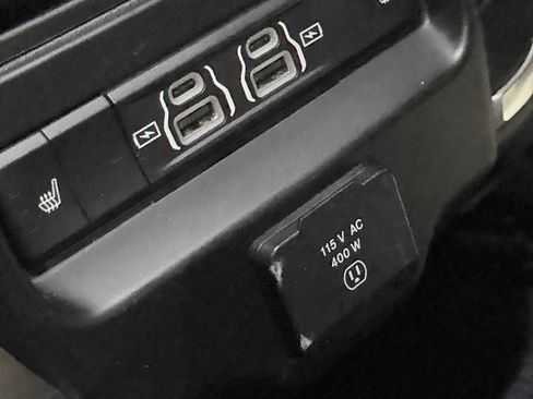 Used 2022 RAM 3500 Laramie image 10