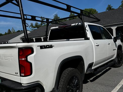 Used 2025 Chevrolet Silverado 2500 LT w/ Trail Boss Package AWD/4WD image 9