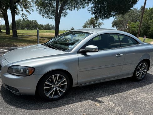 Used 2010 Volvo C70 T5 FWD image 9