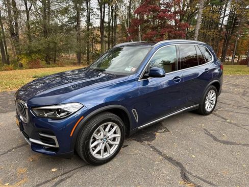 Used 2022 BMW X5 xDrive40i w/ Premium Package image 4