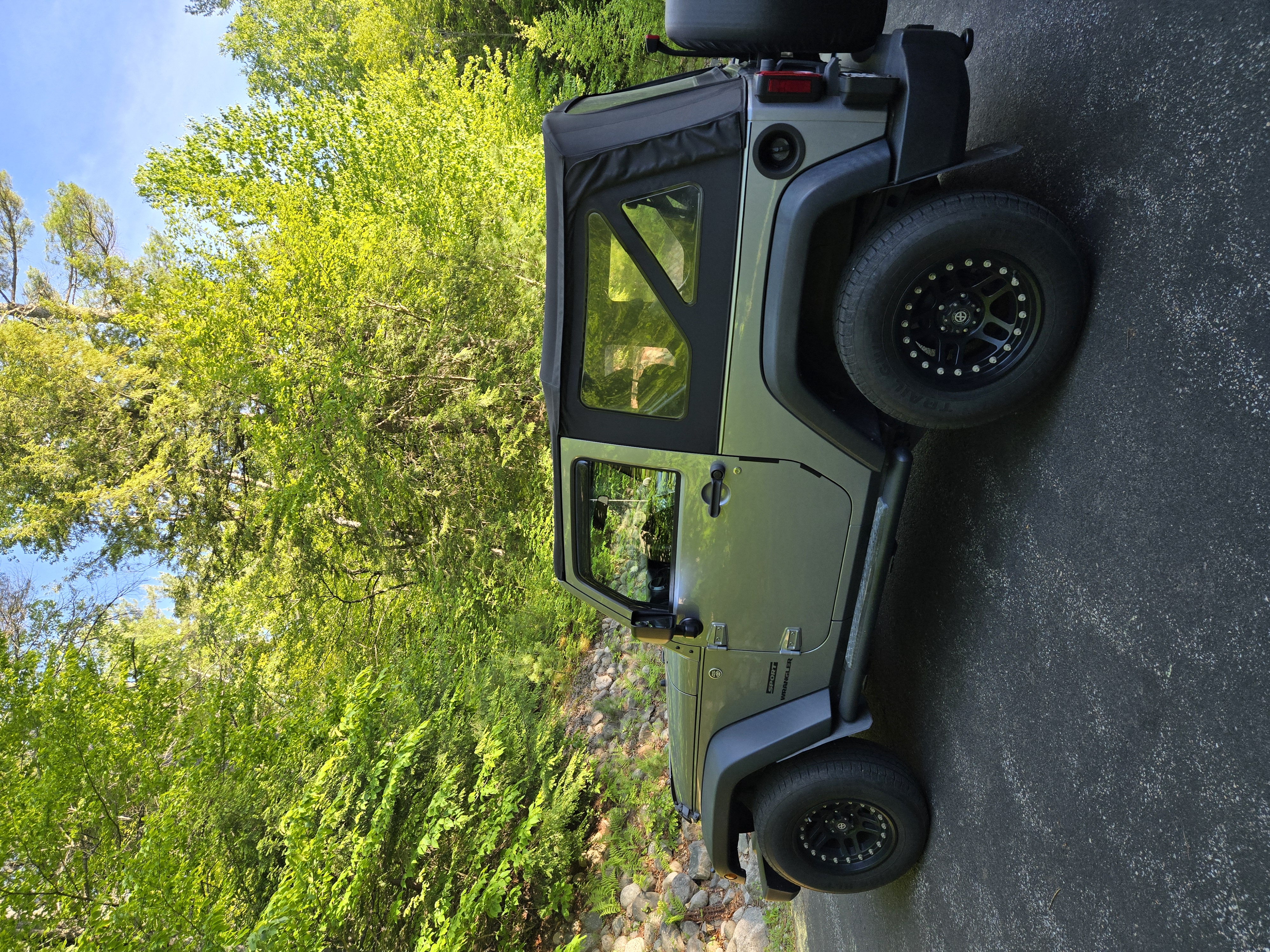 Used 2013 Jeep Wrangler Sport AWD/4WD image 4