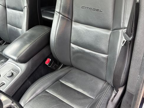 Used 2011 Dodge Durango Citadel w/ Trailer Tow Group IV AWD/4WD image 17