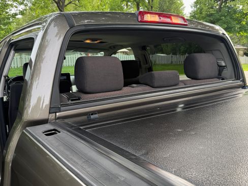 Used 2012 Toyota Tundra 4x4 CrewMax w/ SR5 Pkg image 9