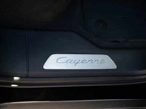 Used 2019 Porsche Cayenne image 10