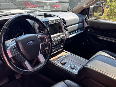 Used 2018 Ford Expedition Platinum AWD/4WD image 2