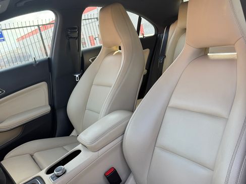 Used 2018 Mercedes-Benz CLA 250 image 10