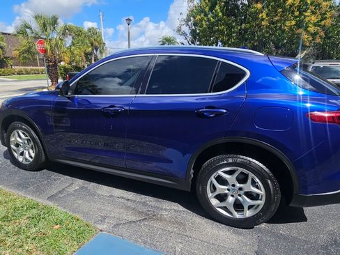 Used 2020 Alfa Romeo Stelvio image 4