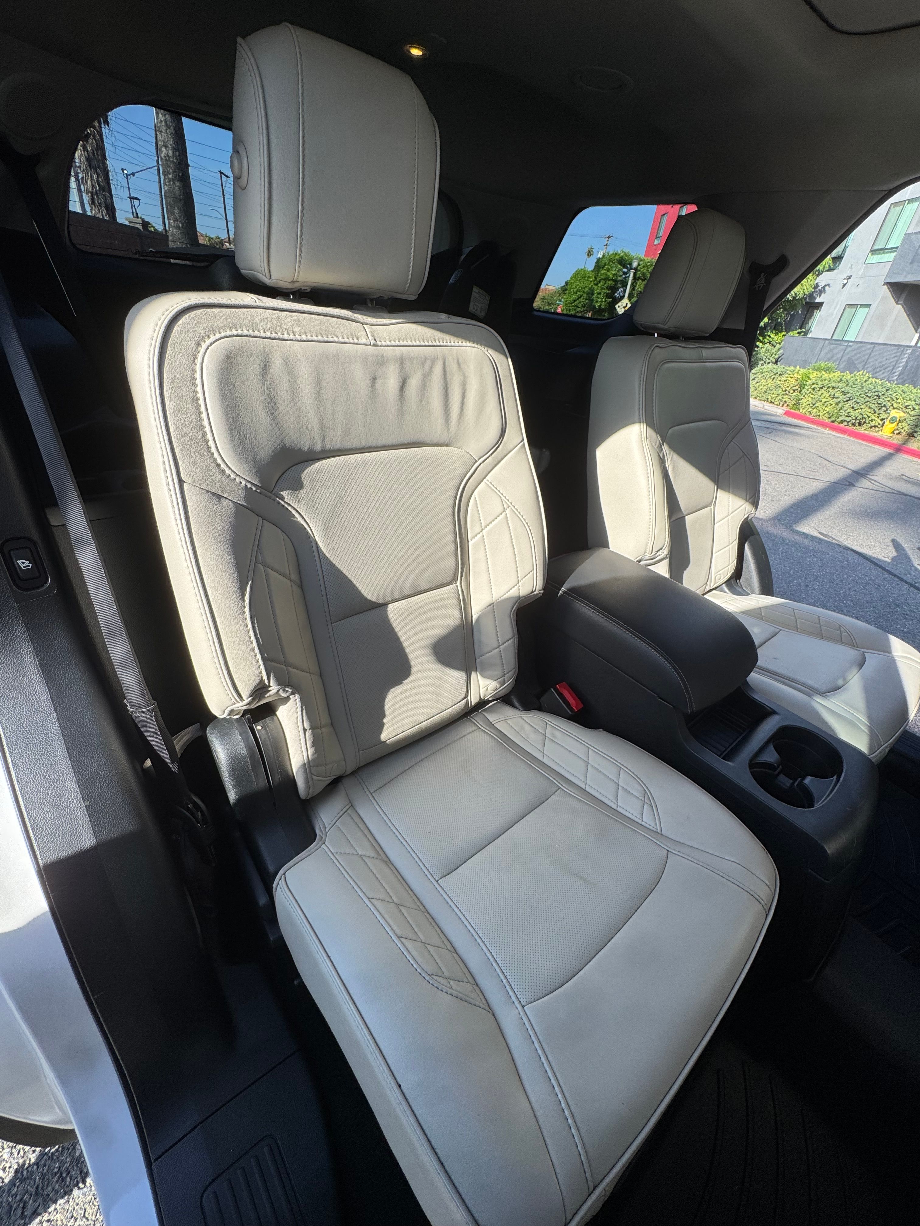 Used 2018 Ford Explorer Platinum AWD/4WD image 18