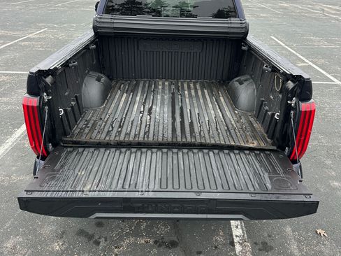 Used 2023 Toyota Tundra Limited w/ Power Package AWD/4WD image 12