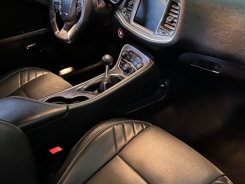 Used 2016 Dodge Challenger SRT Hellcat image 13