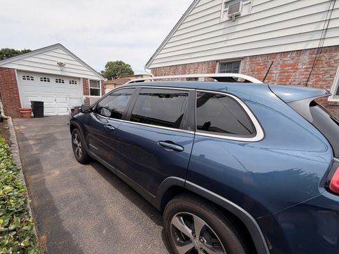 Used 2020 Jeep Cherokee Limited AWD/4WD image 9