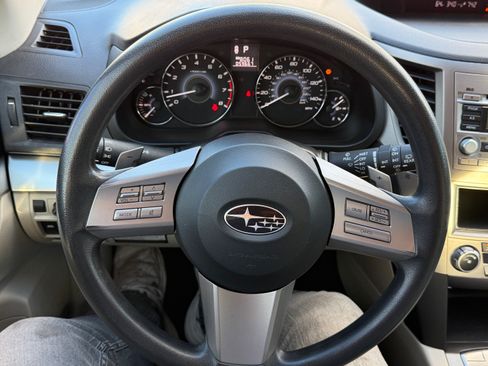 Used 2010 Subaru Outback 2.5i AWD/4WD image 25