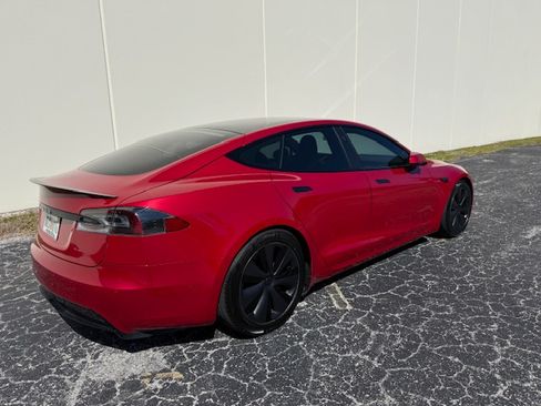 Used 2021 Tesla Model S Plaid image 8