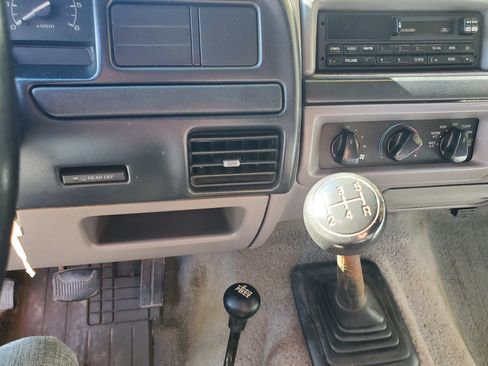 Used 1996 Ford Bronco image 22