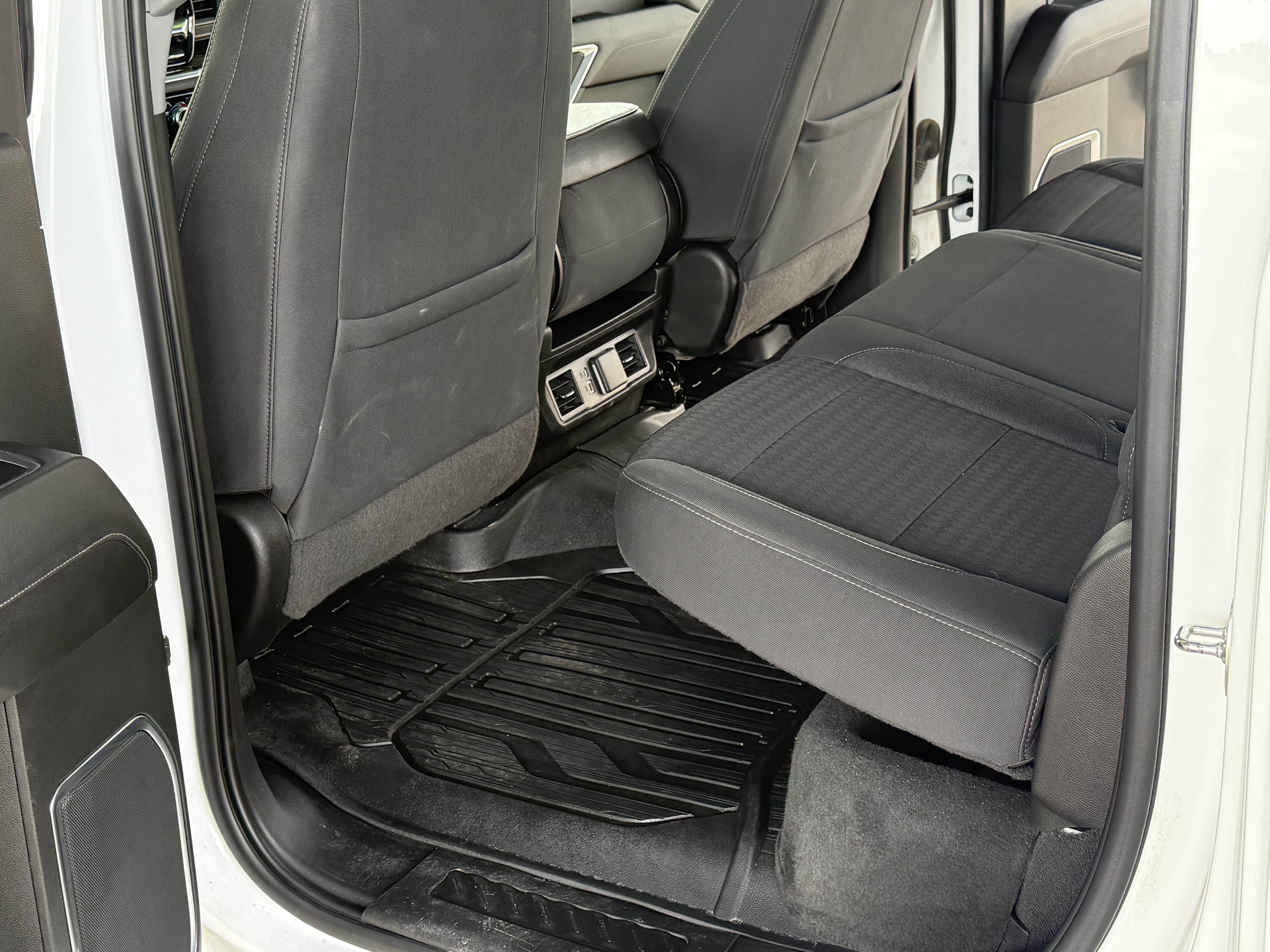 Used 2022 GMC Sierra 1500 Elevation w/ X31 Off-Road Package AWD/4WD image 18