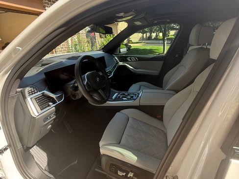 Used 2025 BMW X5 xDrive50e w/ M Sport Package AWD/4WD image 17
