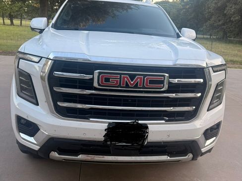 Used 2026 GMC Yukon Elevation w/ Elevation Premium Package AWD/4WD image 2