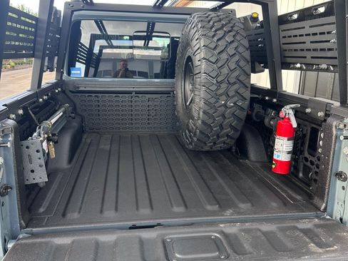 Used 2025 Jeep Gladiator Rubicon AWD/4WD image 11