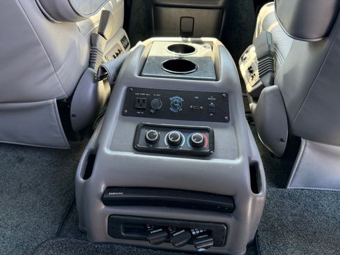 Used 2017 Chevrolet Express 2500 Extended image 14