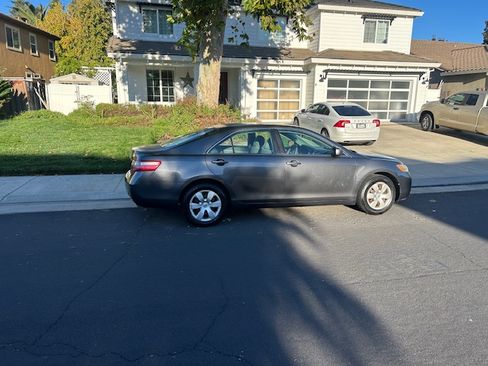 Used 2009 Toyota Camry LE image 18