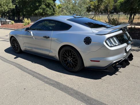 Used 2020 Ford Mustang GT Premium w/ GT Performance Package RWD image 4