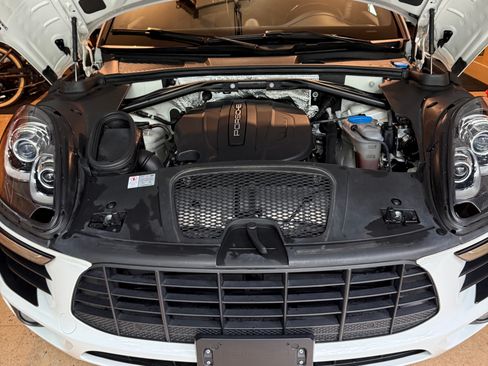 Used 2017 Porsche Macan AWD/4WD image 10