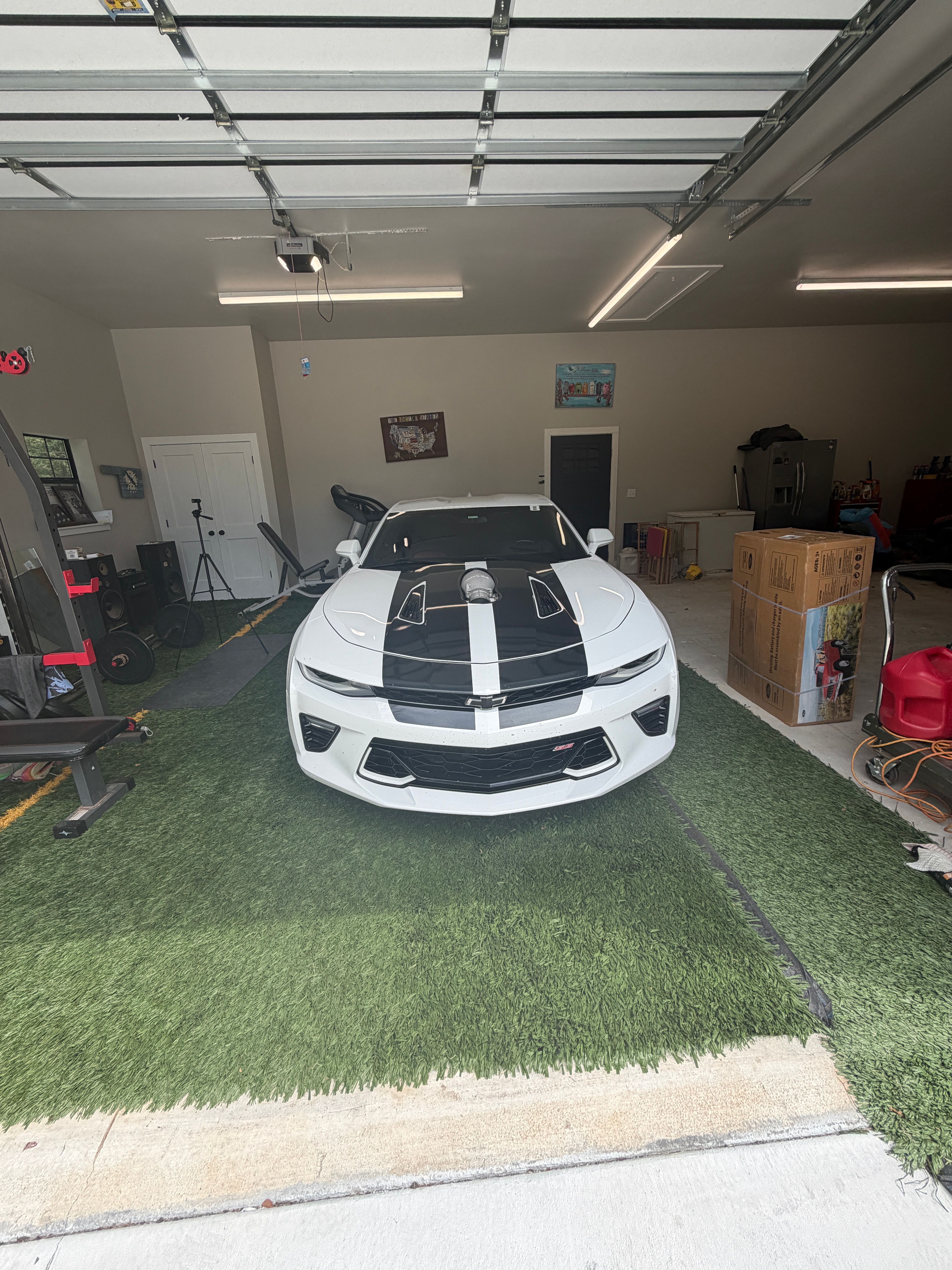 Used 2018 Chevrolet Camaro SS RWD image 1