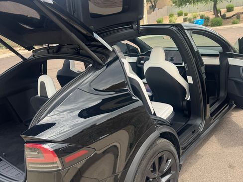 Used 2022 Tesla Model X AWD/4WD image 9