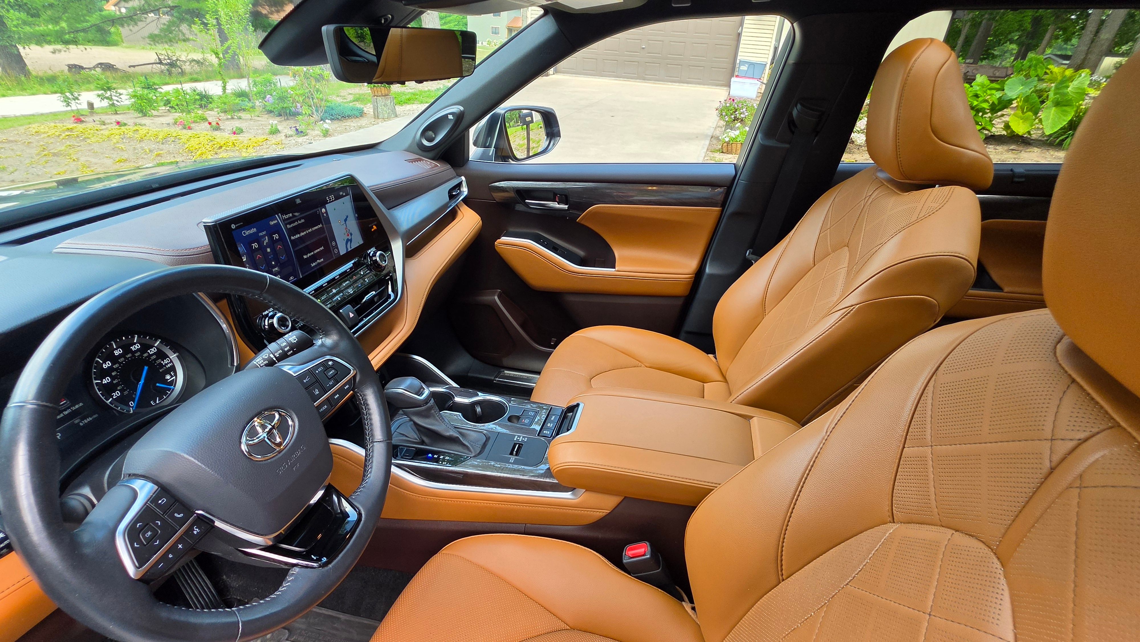 Used 2021 Toyota Highlander Platinum AWD/4WD image 9