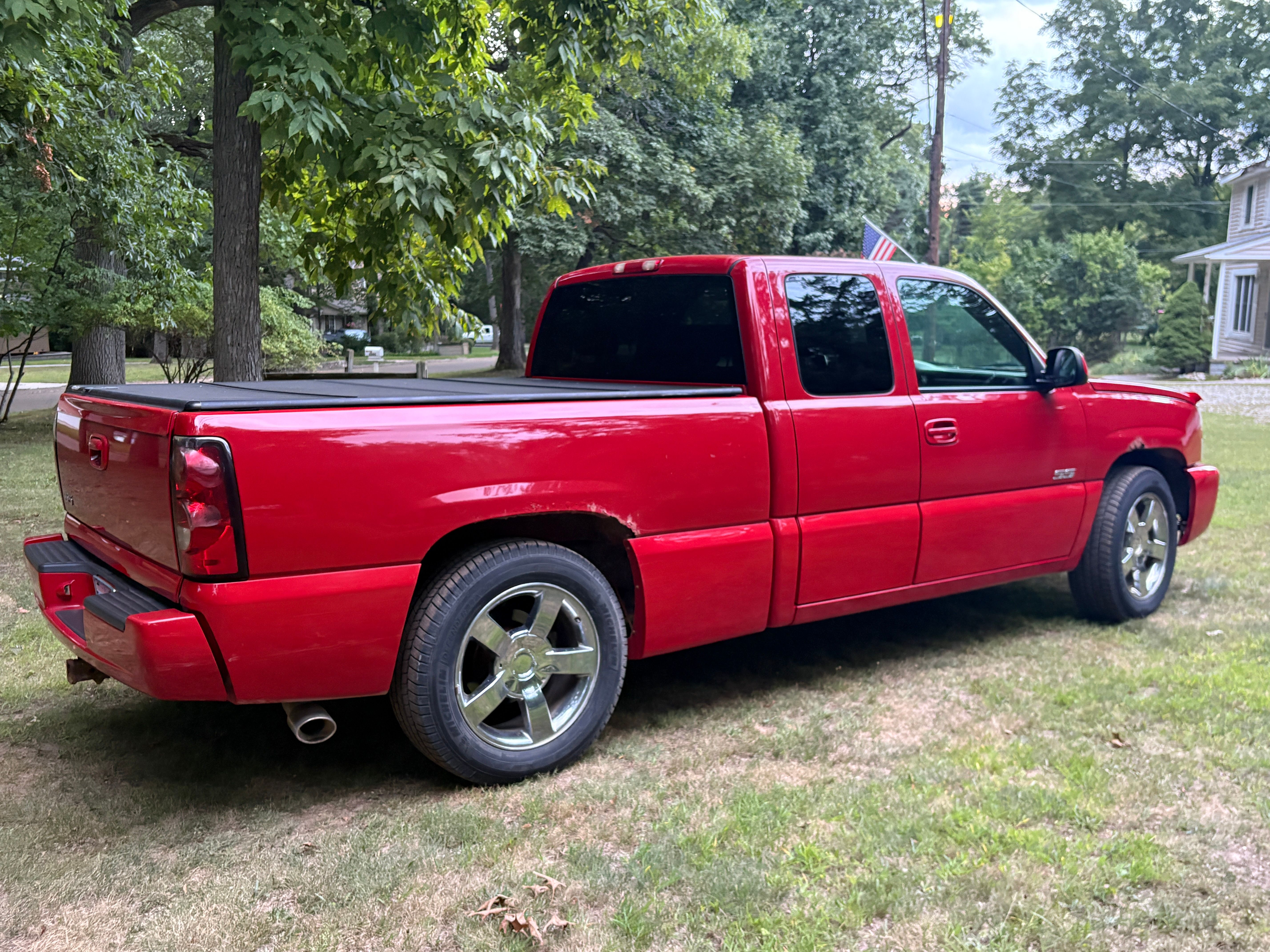 Used 2005 Chevrolet Silverado 1500 SS w/ Safe And Sound Package AWD/4WD image 4