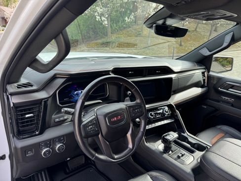 Used 2023 GMC Sierra 1500 AT4 w/ AT4 Premium Package image 10