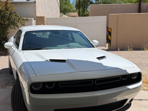Used 2019 Dodge Challenger SXT RWD image 6