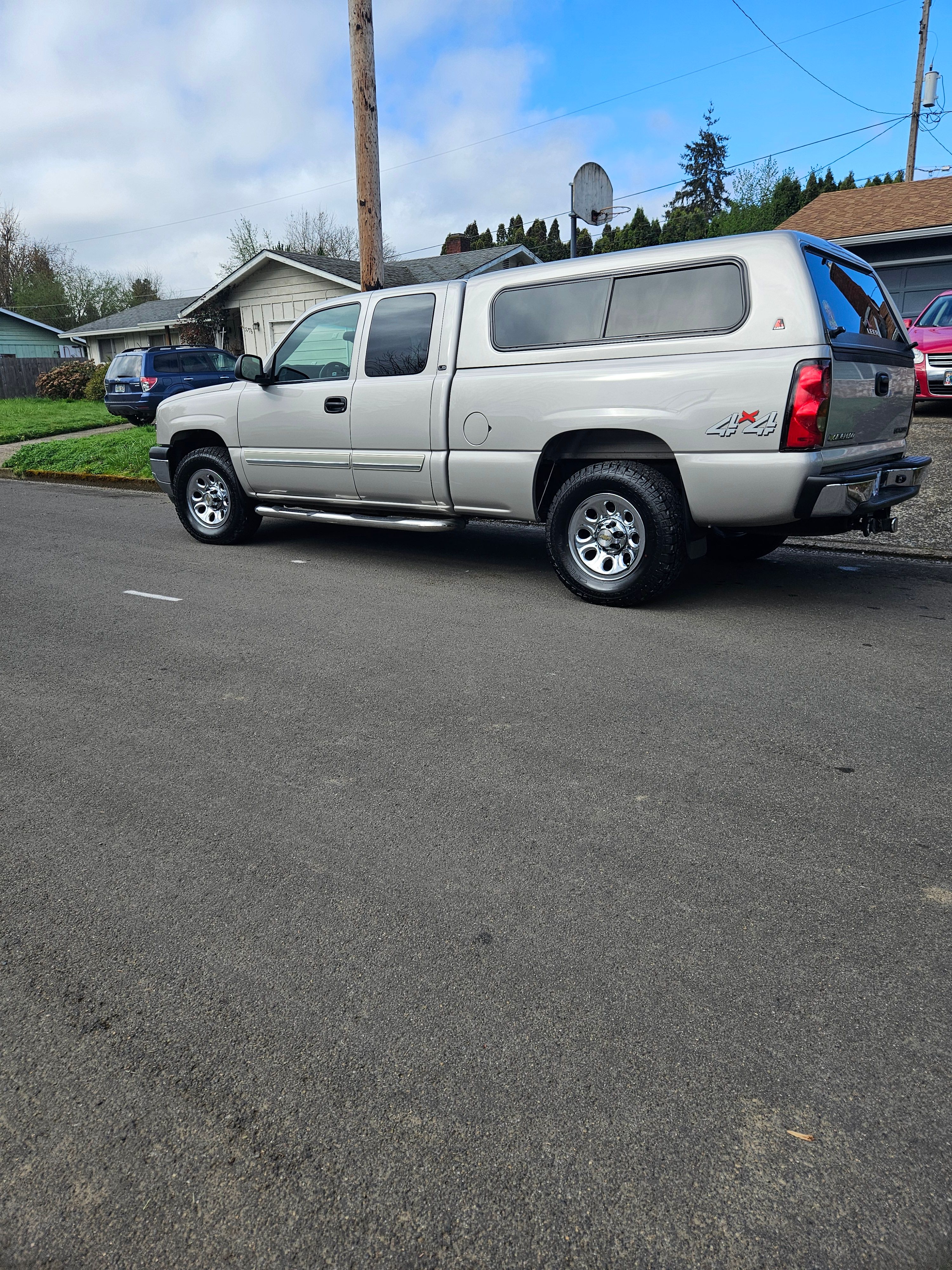 Used 2005 Chevrolet Silverado 1500 LS w/ Light Duty Power Package AWD/4WD image 4