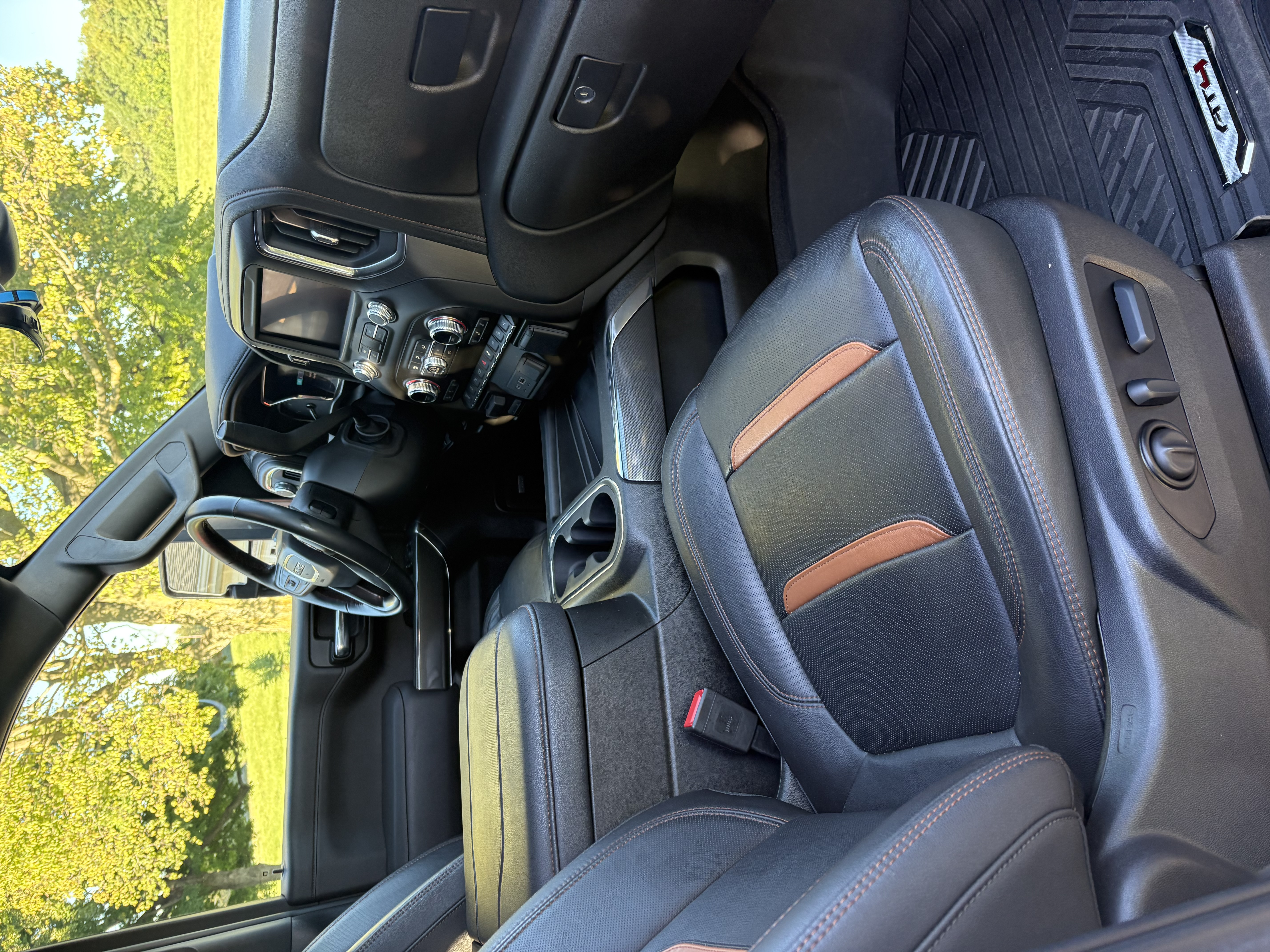 Used 2023 GMC Sierra 3500 AT4 w/ AT4 Premium Plus Package AWD/4WD image 5