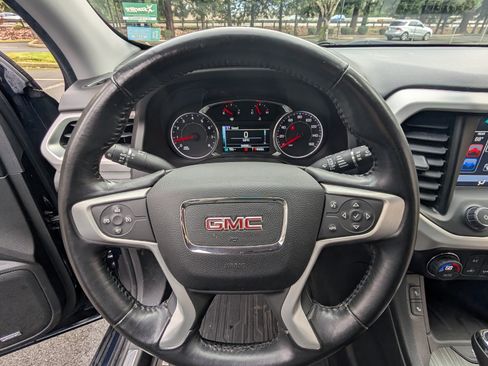 Used 2017 GMC Acadia SLT image 21