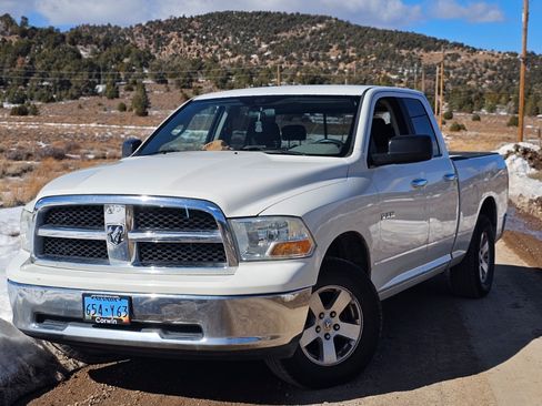 Used 2009 Dodge Ram 1500 Truck SLT image 2