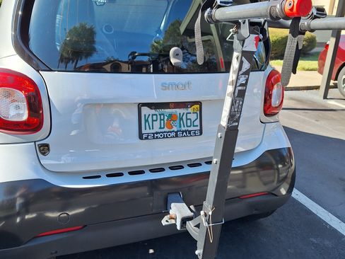 Used 2016 smart fortwo passion image 8