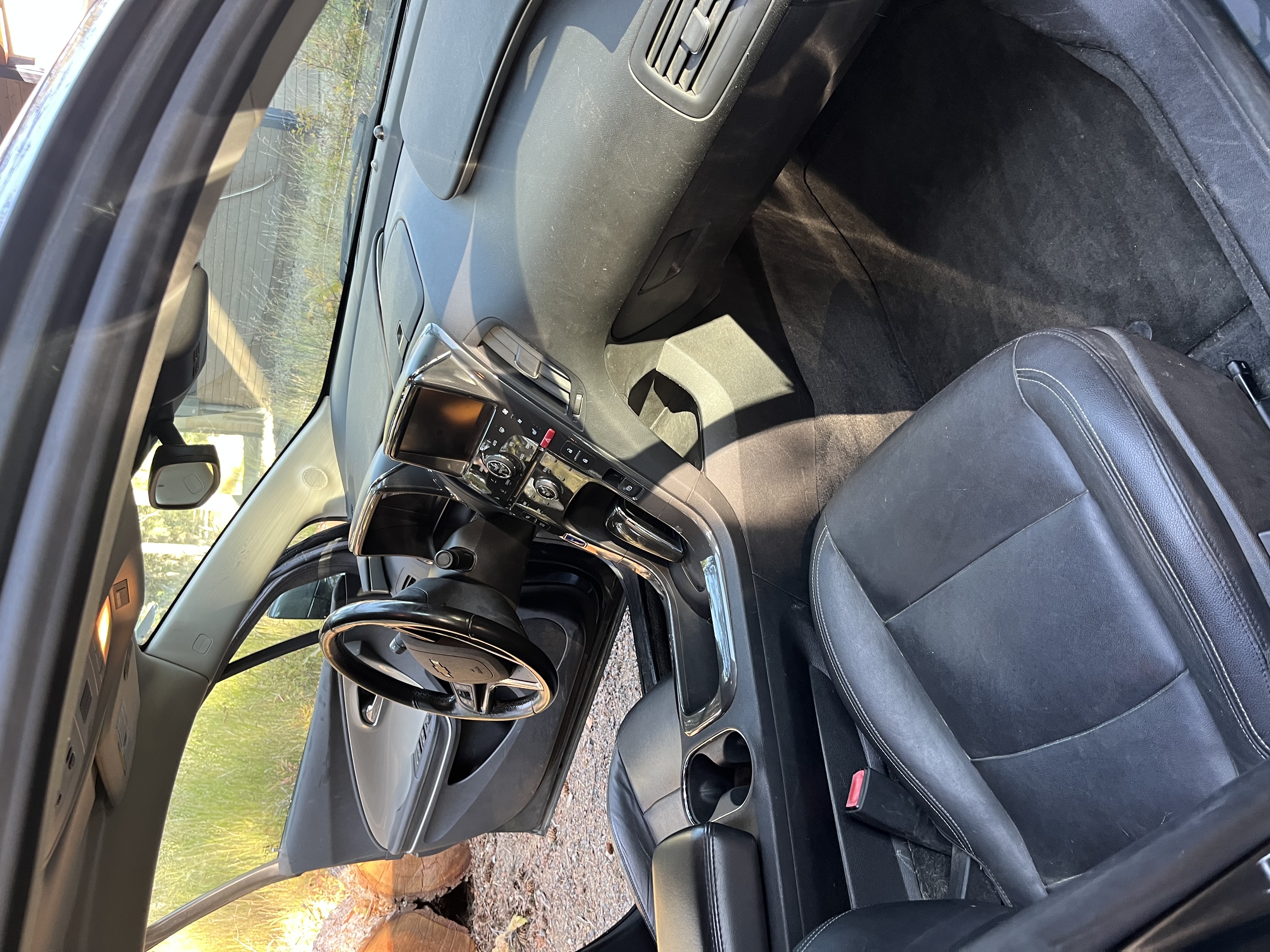 Used 2013 Chevrolet Volt Premium w/ Premium Trim Package FWD image 6
