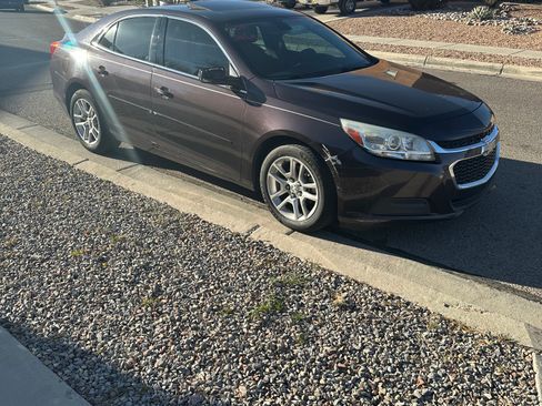 Used 2015 Chevrolet Malibu LT w/ Power Convenience Package image 11