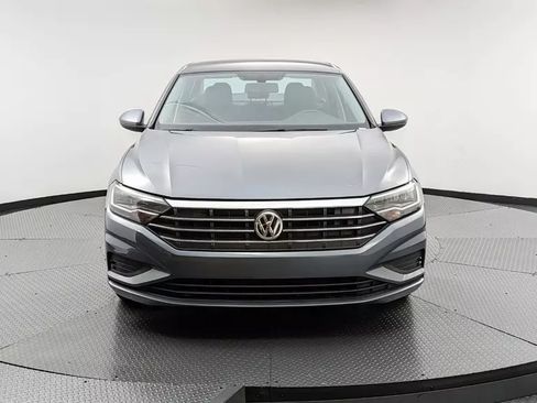 Used 2019 Volkswagen Jetta SE w/ Cold Weather Package image 11