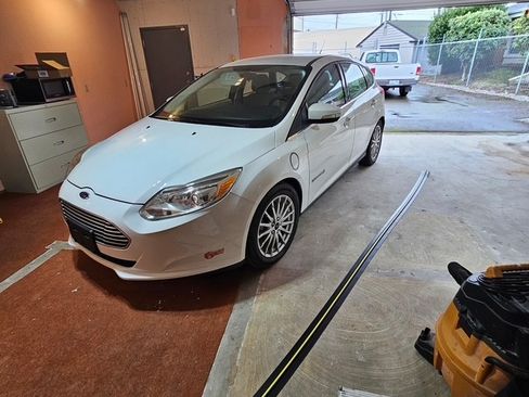 Used 2016 Ford Focus Electric Hatchback image 10