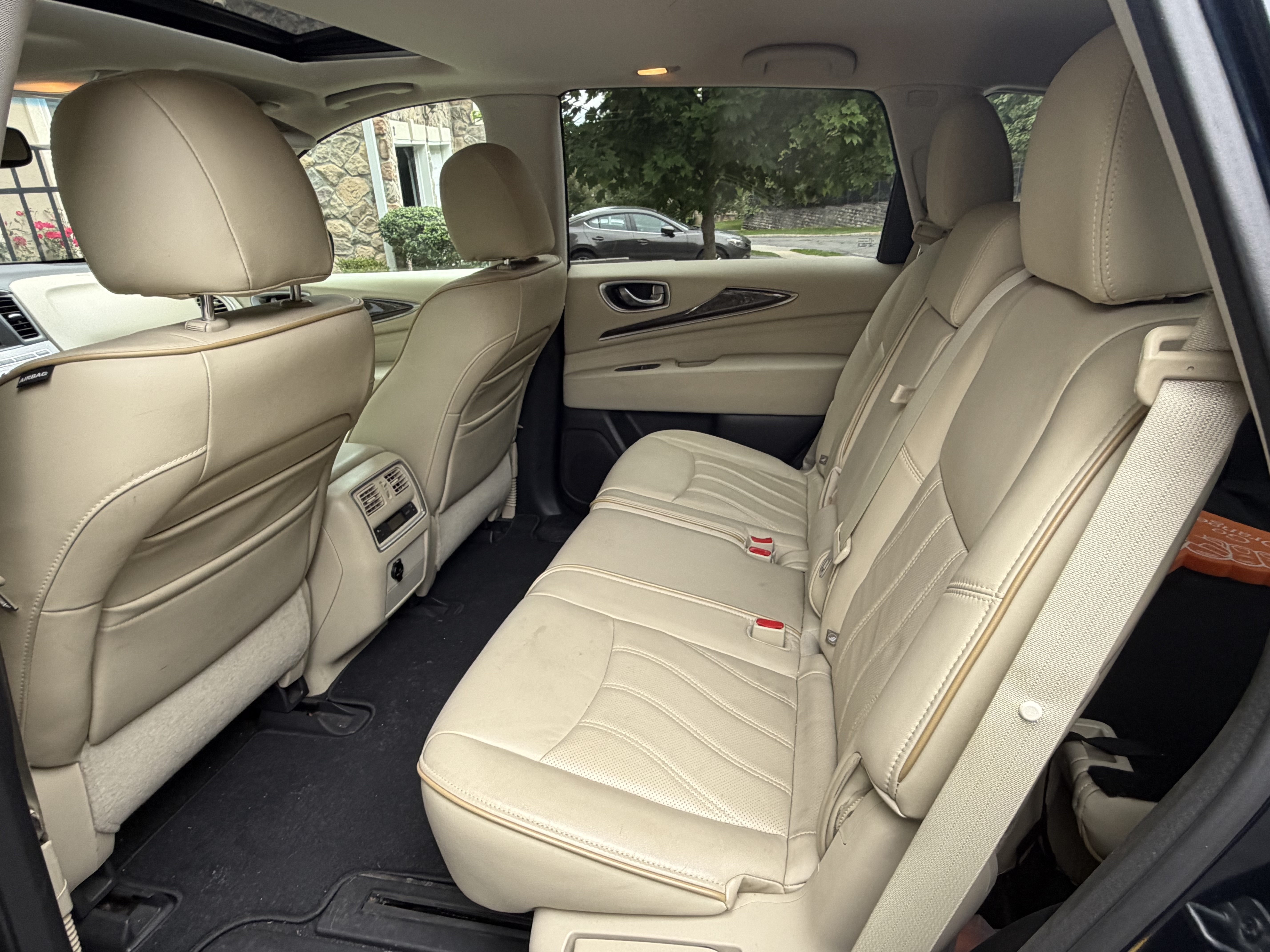 Used 2015 INFINITI QX60 Luxe w/ Premium Plus Package AWD/4WD image 16