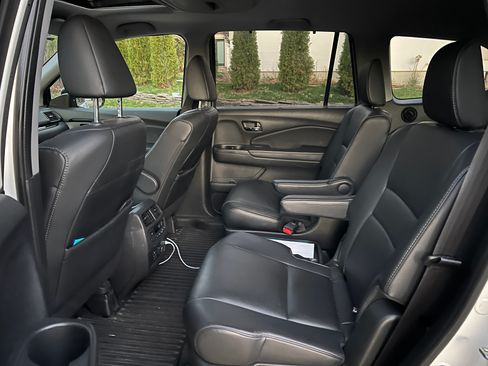 Used 2019 Honda Pilot Touring image 19