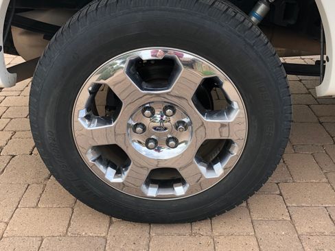 Used 2012 Ford F150 Lariat w/ Lariat Chrome Pkg image 14